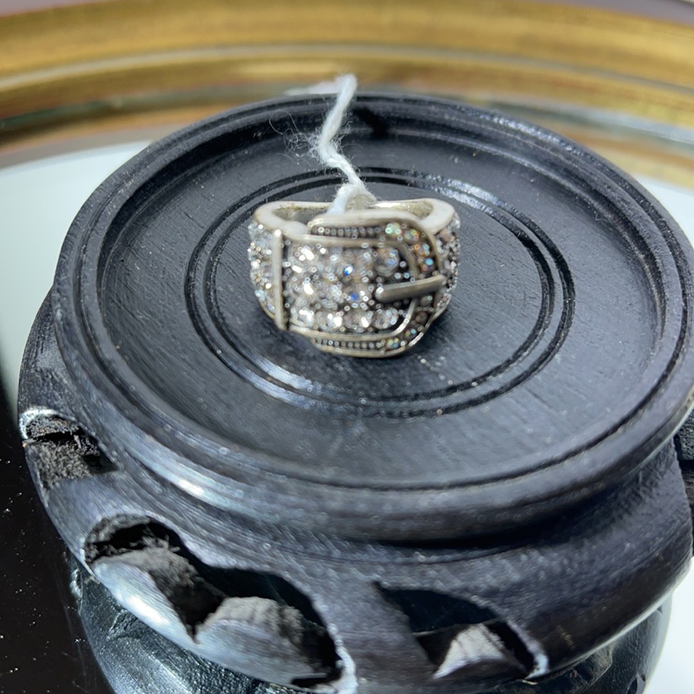 Premier Designs Ring Buckle Up